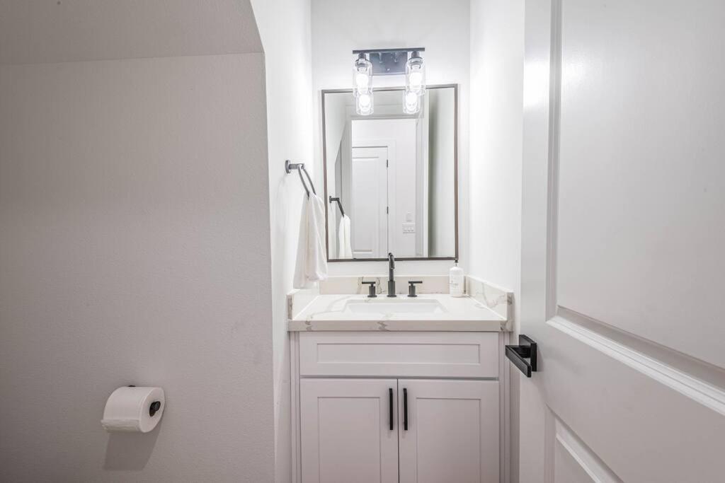 Luxury Home Near Houston Downtown & Medical Center Exterior photo