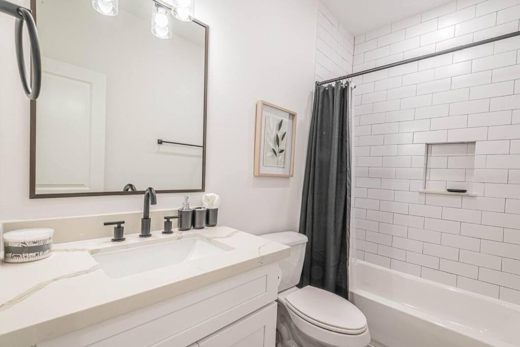 Luxury Home Near Houston Downtown & Medical Center Exterior photo